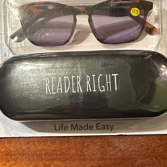 Reader Right Reading Glasses Set - Picture 5 of 7
